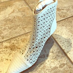 Coconuts by Matisse White bootie